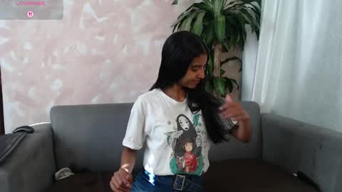 yuliethpetite online show from April 30, 2026, 1:17 pm