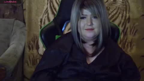 yuliiared online show from November 30, 2025, 2:15 am