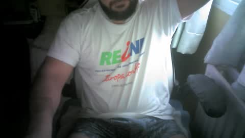 yulius_7 online show from October 29, 2025, 10:17 am