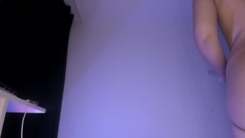 yulxx online show from May 12, 2026, 1:47 am