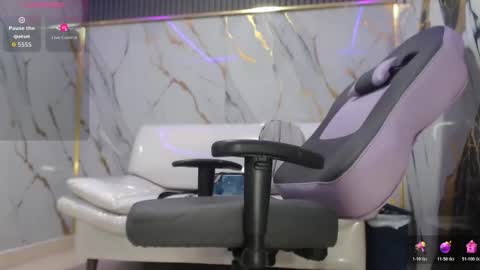 Snowflake online show from December 21, 2025, 3:02 am