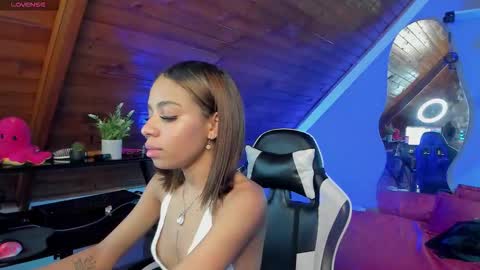 Snapshot of yumi_hanna chatting on December 15, 2025, 2:49 am yumi_hanna online show from December 15, 2025, 2:49 am