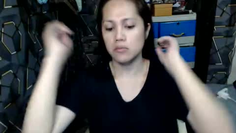 yumi online show from February 24, 2026, 11:19 am