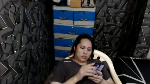 Snapshot of yumi_white chatting on April 27, 2026, 12:52 am yumi online show from April 27, 2026, 12:52 am