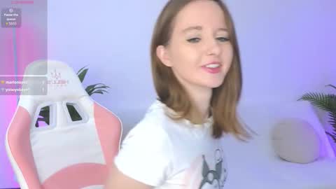 yumieast online show from February 1, 2026, 1:53 pm