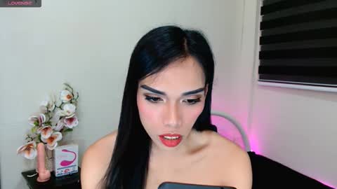 Snapshot of yumieholly chatting on October 12, 2025, 3:44 pm yumieholly online show from October 12, 2025, 3:44 pm