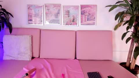 yumii_sweetgirl online show from September 12, 2025, 12:49 pm