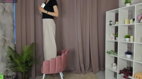 Cindey online show from May 12, 2026, 11:40 am