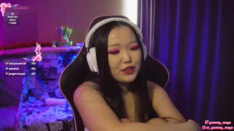 Snapshot of yummy_maya chatting on February 9, 2025, 8:11 am Chimi online show from February 9, 2025, 8:11 am