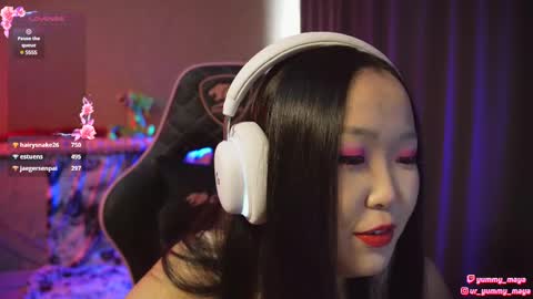 Snapshot of yummy_maya chatting on February 10, 2025, 8:20 am Chimi online show from February 10, 2025, 8:20 am