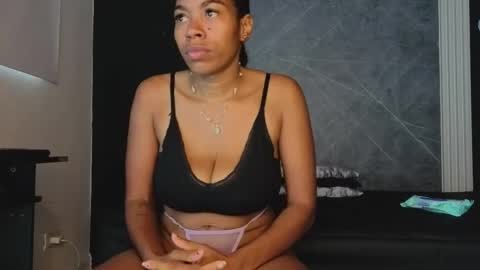 Snapshot of yummyduo chatting on October 8, 2025, 2:14 pm Yummyduo online show from October 8, 2025, 2:14 pm