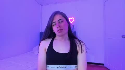 yuna_queen online show from October 8, 2025, 2:04 pm