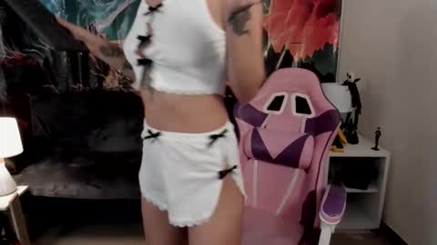 Snapshot of yunablack chatting on October 17, 2025, 7:27 pm Yuna online show from October 17, 2025, 7:27 pm