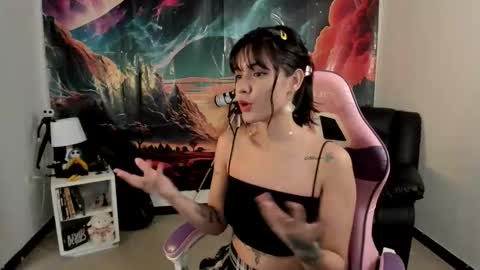 Yuna online show from January 13, 2026, 3:28 pm