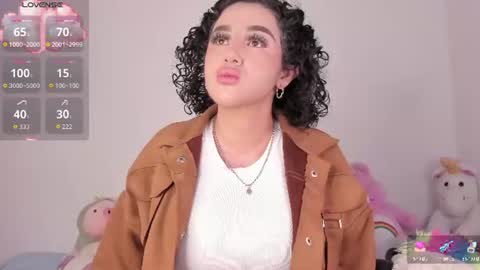 yunahott_ online show from June 28, 2026, 5:57 am
