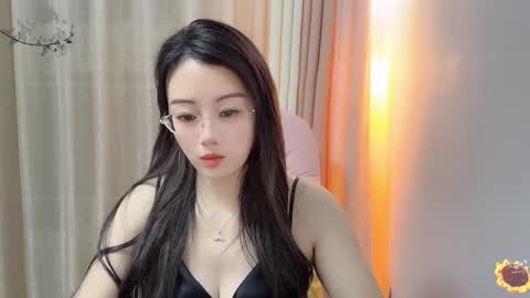 Snapshot of yuner0715 chatting on December 4, 2024, 2:04 pm YunEr online show from December 4, 2024, 2:04 pm