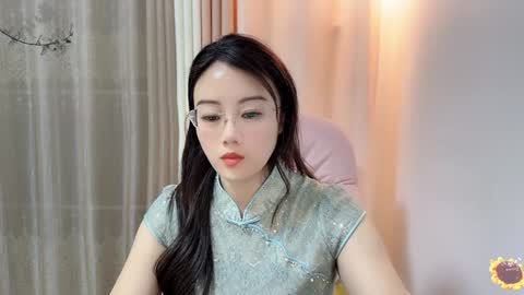 Snapshot of yuner0715 chatting on December 11, 2024, 12:02 pm YunEr online show from December 11, 2024, 12:02 pm