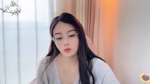 Snapshot of yuner0715 chatting on December 12, 2024, 2:37 am YunEr online show from December 12, 2024, 2:37 am