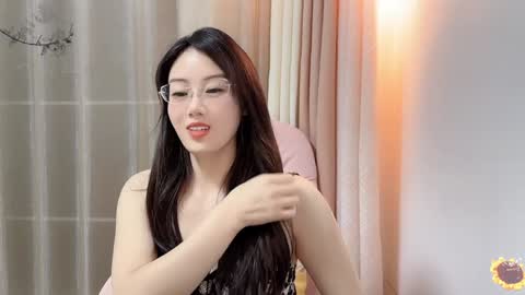 Snapshot of yuner0715 chatting on December 12, 2024, 2:11 pm YunEr online show from December 12, 2024, 2:11 pm
