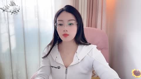 Snapshot of yuner0715 chatting on December 14, 2024, 6:02 am YunEr online show from December 14, 2024, 6:02 am