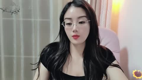 Snapshot of yuner0715 chatting on December 16, 2024, 2:27 pm YunEr online show from December 16, 2024, 2:27 pm