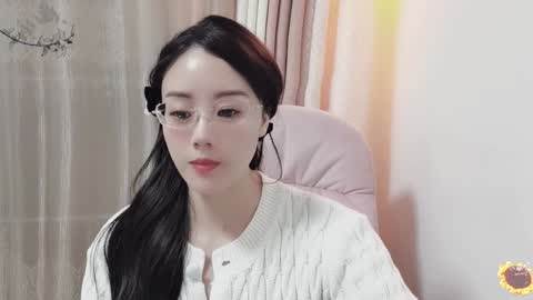 Snapshot of yuner0715 chatting on December 17, 2024, 2:33 pm YunEr online show from December 17, 2024, 2:33 pm