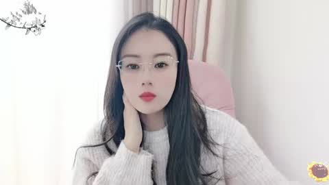 Snapshot of yuner0715 chatting on December 18, 2024, 3:37 am YunEr online show from December 18, 2024, 3:37 am