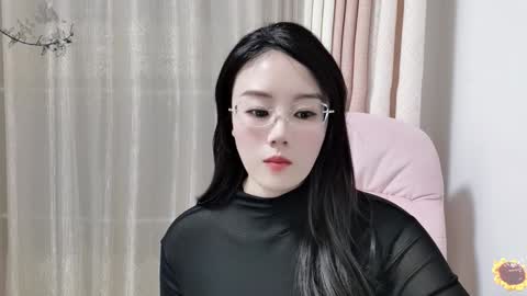 Snapshot of yuner0715 chatting on December 18, 2024, 2:06 pm YunEr online show from December 18, 2024, 2:06 pm