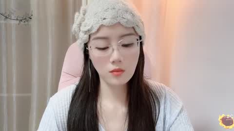 Snapshot of yuner0715 chatting on December 23, 2024, 2:17 pm YunEr online show from December 23, 2024, 2:17 pm