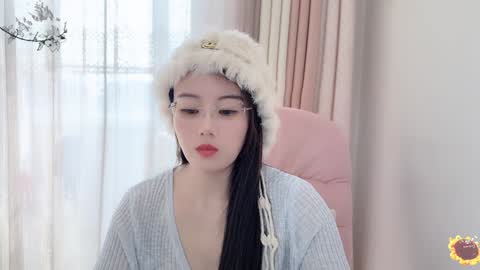 Snapshot of yuner0715 chatting on December 30, 2024, 3:25 am YunEr online show from December 30, 2024, 3:25 am