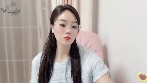 Snapshot of yuner0715 chatting on January 19, 2025, 2:06 pm YunEr online show from January 19, 2025, 2:06 pm