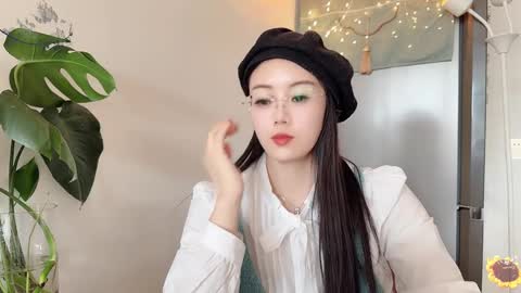 Snapshot of yuner0715 chatting on February 19, 2025, 6:00 am YunEr online show from February 19, 2025, 6:00 am