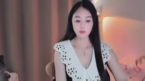 YunEr online show from May 6, 2026, 3:57 am