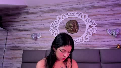 Snapshot of yungelitamor_ chatting on December 4, 2024, 10:13 am ELITA online show from December 4, 2024, 10:13 am