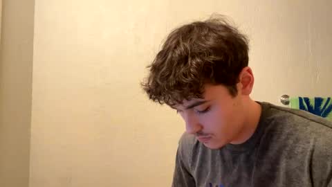 yungstudbev online show from December 1, 2024, 11:47 pm