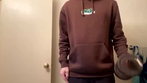 yungstudbev online show from December 3, 2024, 11:46 pm