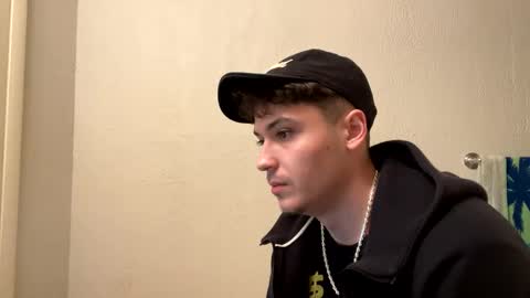 yungstudbev online show from December 20, 2024, 6:19 am