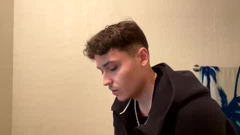 yungstudbev online show from December 20, 2024, 11:26 pm