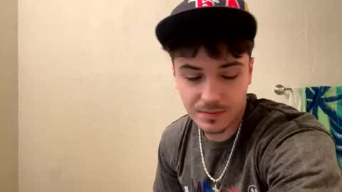 yungstudbev online show from December 30, 2024, 6:09 am