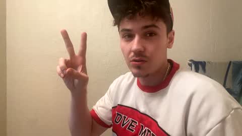 yungstudbev online show from December 31, 2024, 8:15 am