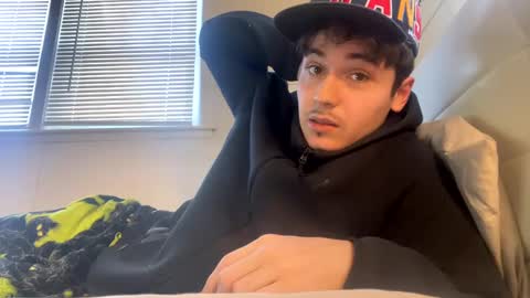 yungstudbev online show from January 28, 2025, 5:56 pm