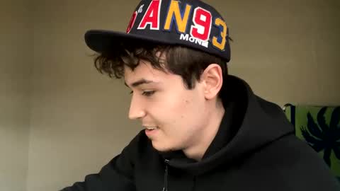 yungstudbev online show from February 11, 2025, 8:31 pm