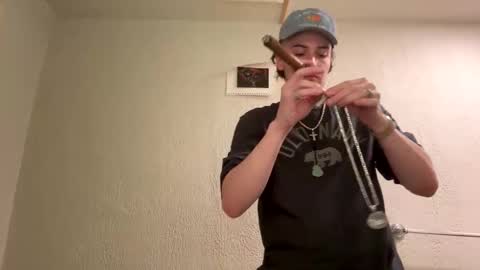 Snapshot of yungstudbev chatting on February 27, 2026, 9:37 pm yungstudbev online show from February 27, 2026, 9:37 pm