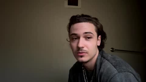 yungstudbev online show from March 28, 2026, 2:27 pm