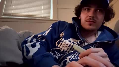 yungstudbev online show from April 1, 2026, 9:12 pm