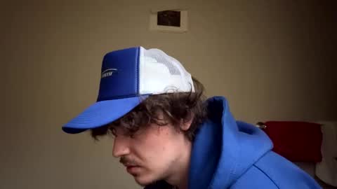 yungstudbev online show from April 2, 2026, 4:26 pm