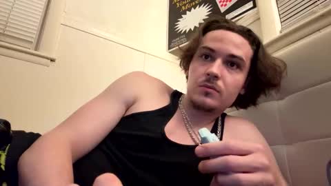 yungstudbev online show from April 6, 2026, 2:53 am