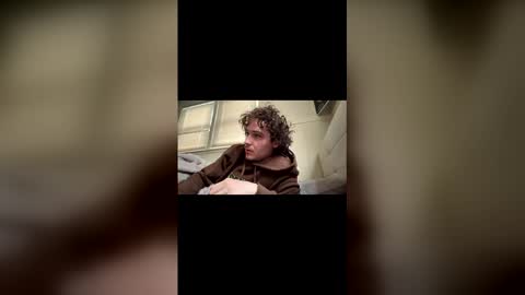 yungstudbev online show from April 14, 2026, 11:38 am