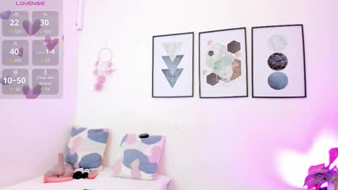 Yunna online show from November 23, 2025, 11:32 am