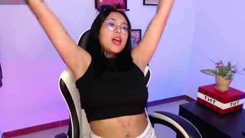 Snapshot of yunomi_1 chatting on April 17, 2026, 11:30 pm Angelly online show from April 17, 2026, 11:30 pm